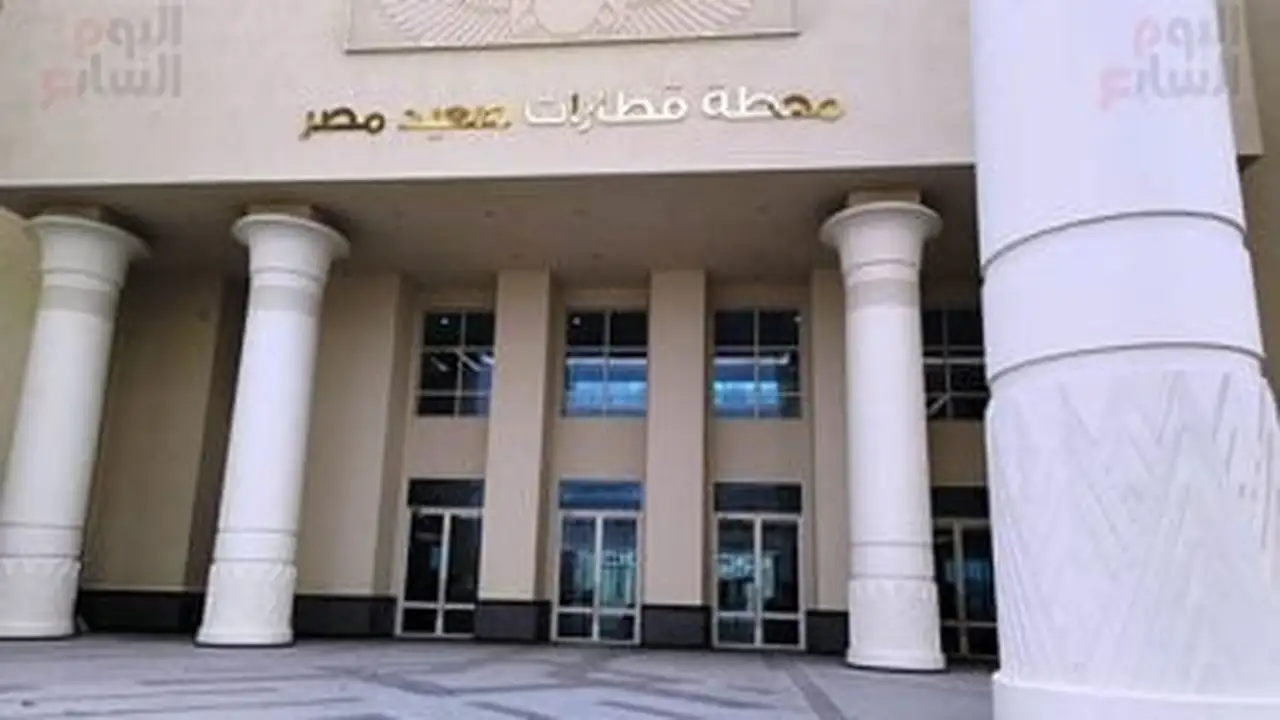 سكك حديد مصر ترفع درجة الاستعداد القصوى لتكثيف عمليات صيانة وتعقيم القطارات